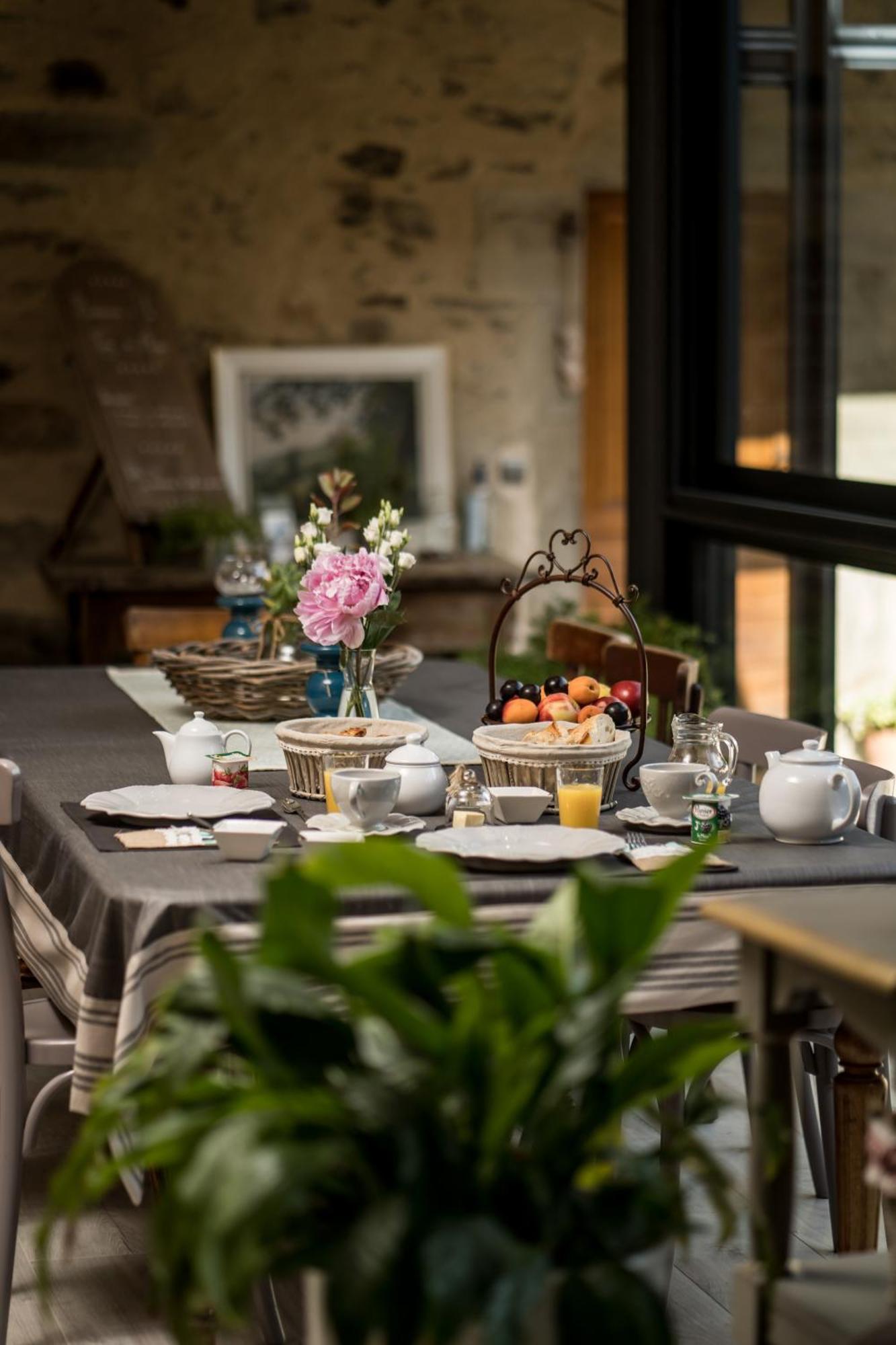 La Ferme Des Andes - Gite L'Atelier Quins Exterior photo